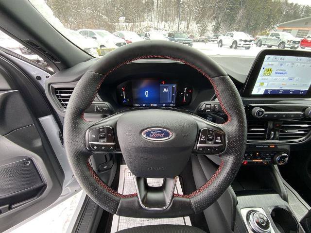 Certified 2025 Ford Escape ST-Line w/ Cold Weather Package image 10