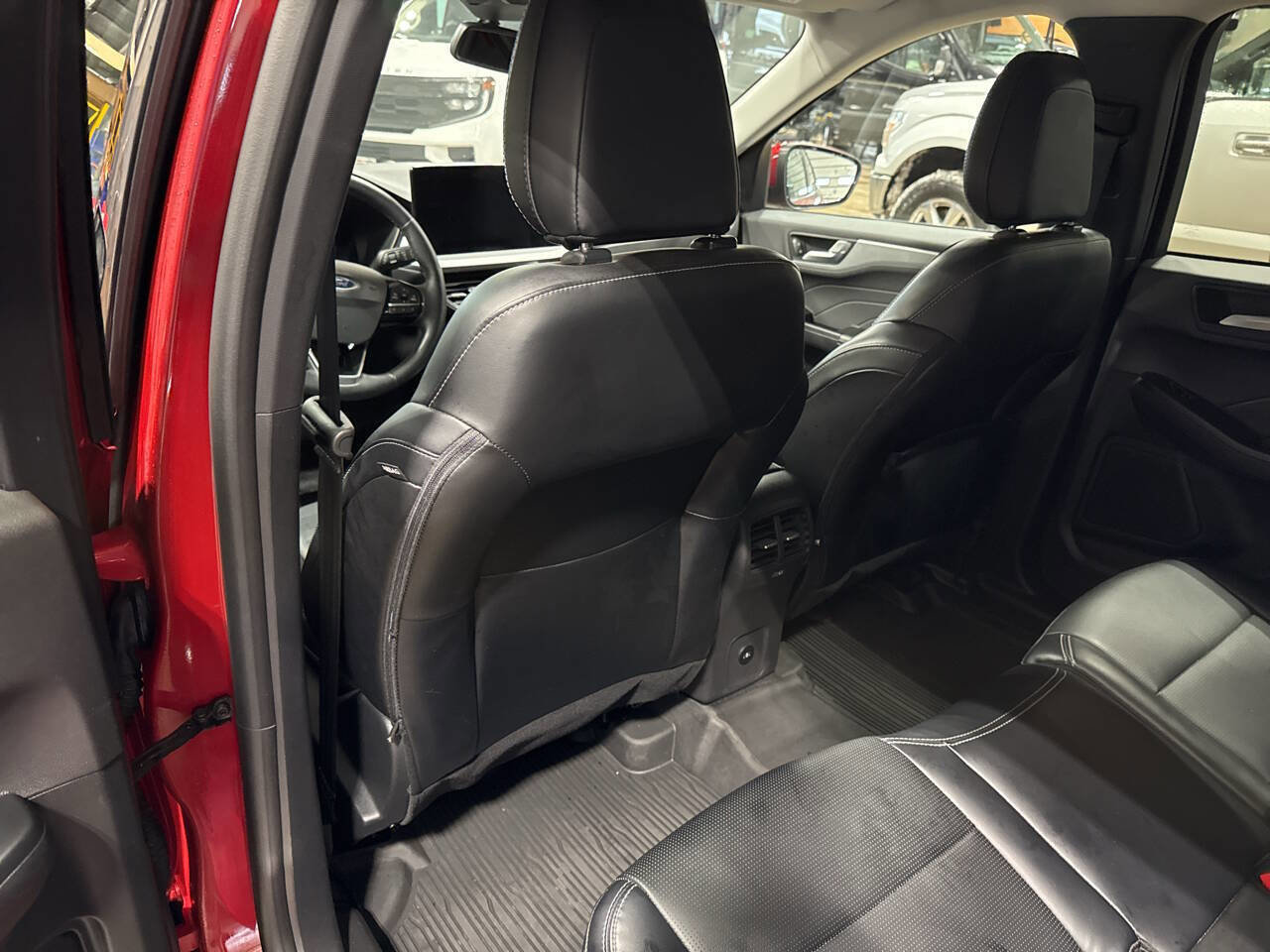 Certified 2024 Ford Escape Platinum image 32