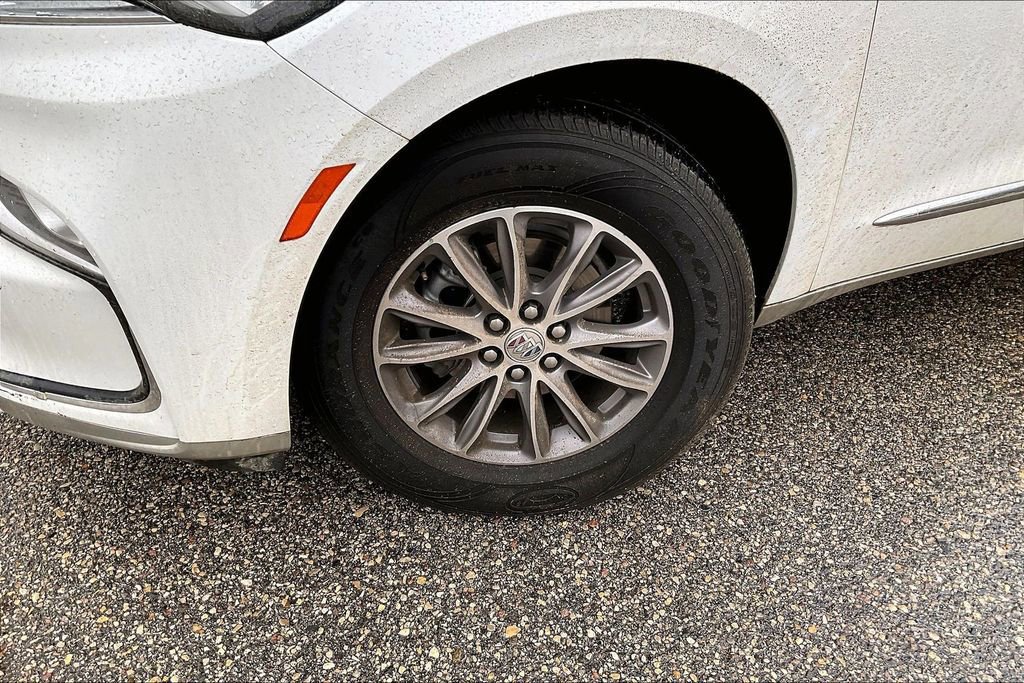 Used 2024 Buick Enclave Premium AWD/4WD image 4