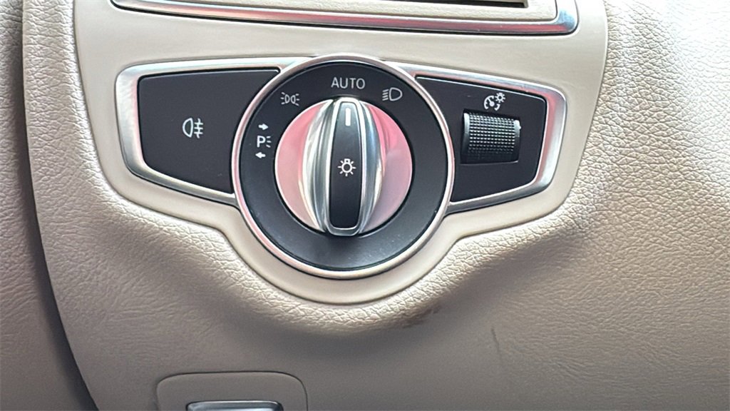 Used 2021 Mercedes-Benz C 300 C 300 image 17