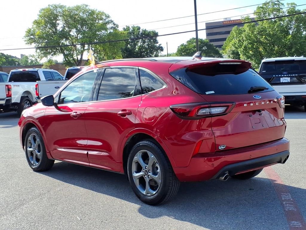 Certified 2024 Ford Escape ST-Line w/ Tech Pack #1 FWD image 9