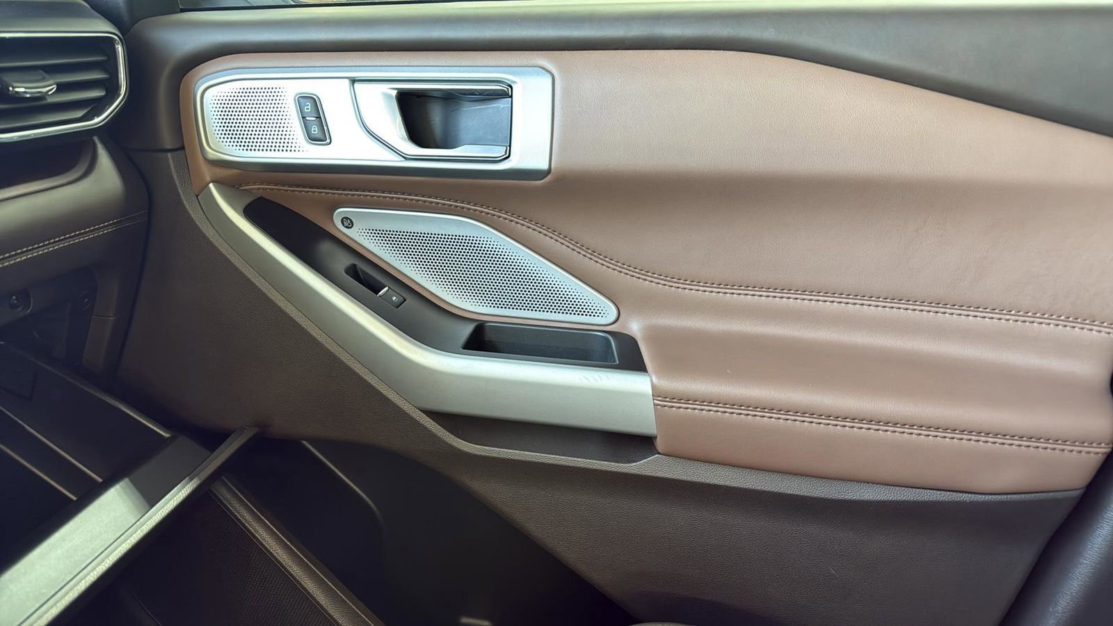 Certified 2022 Ford Explorer King Ranch w/ Premium Technology Package image 24