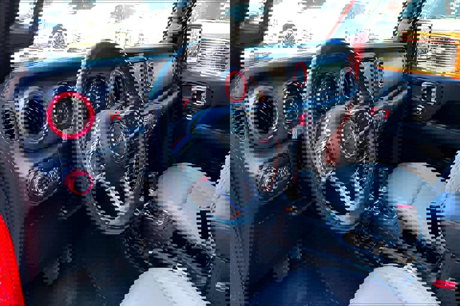 Used 2022 Jeep Gladiator Mojave w/ Cold Weather Group image 19