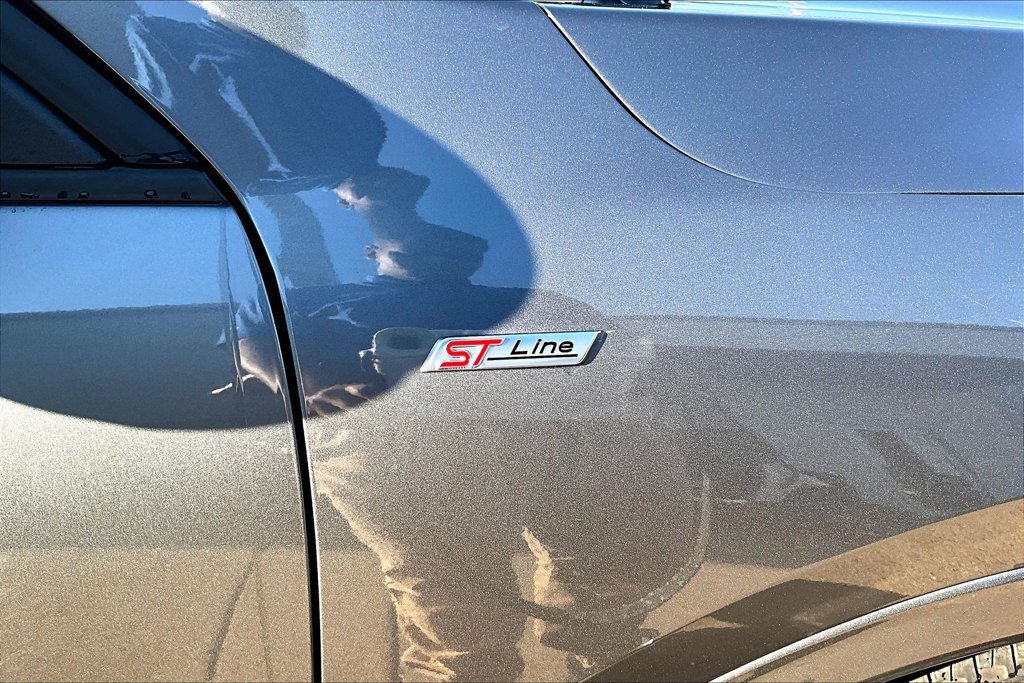 Certified 2023 Ford Escape ST-Line w/ Tech Pack #1 FWD image 7