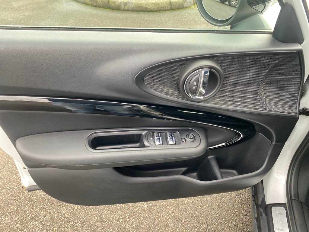 Used 2019 MINI Cooper Clubman S image 17