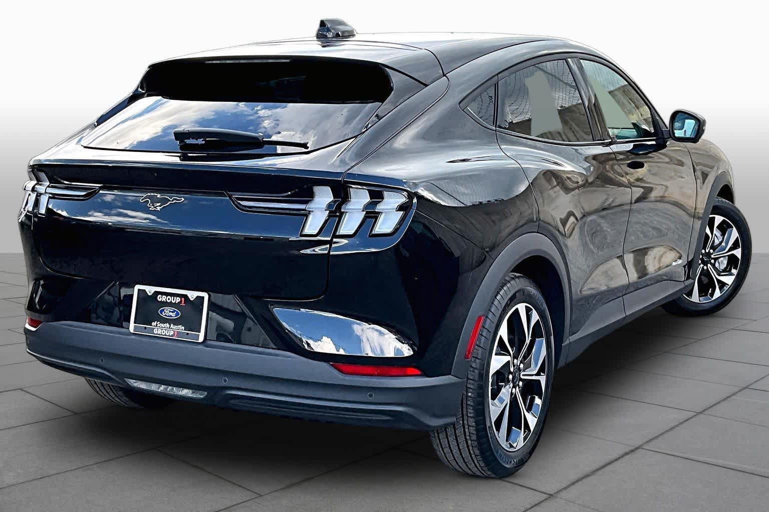 Certified 2025 Ford Mustang Mach-E Select w/ Comfort Package Lite RWD image 6