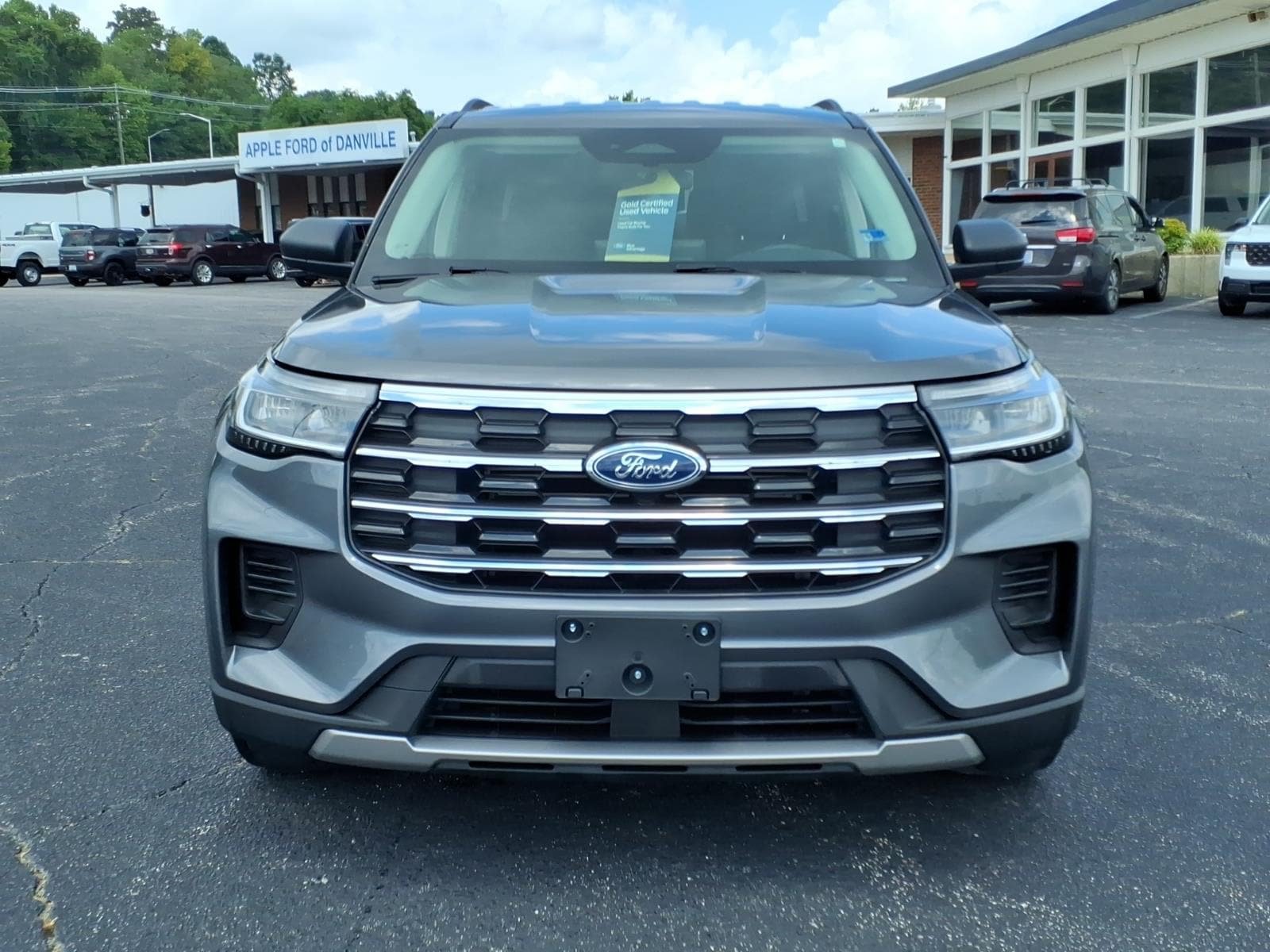 Certified 2025 Ford Explorer Active RWD image 3