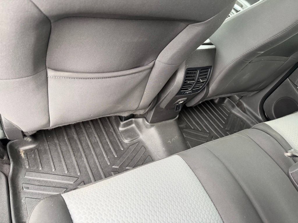 Certified 2019 Ford Escape SE FWD image 19