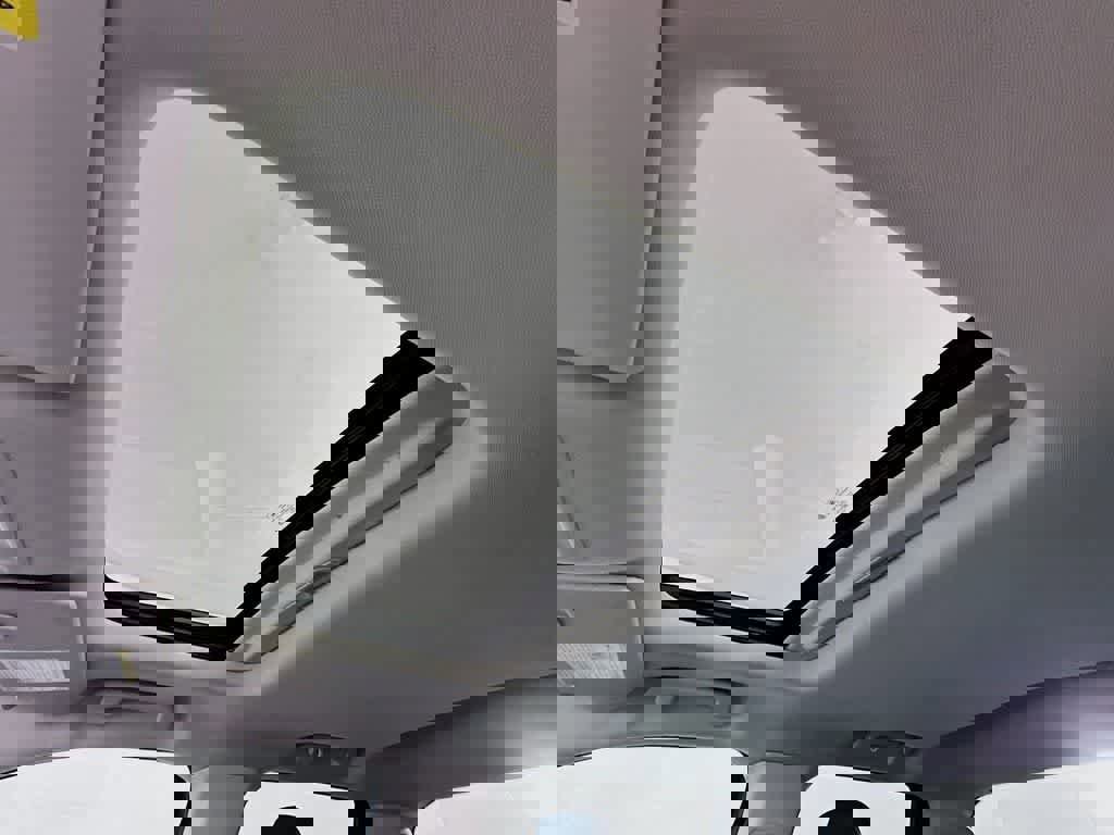 Certified 2022 Ford Maverick XLT image 30