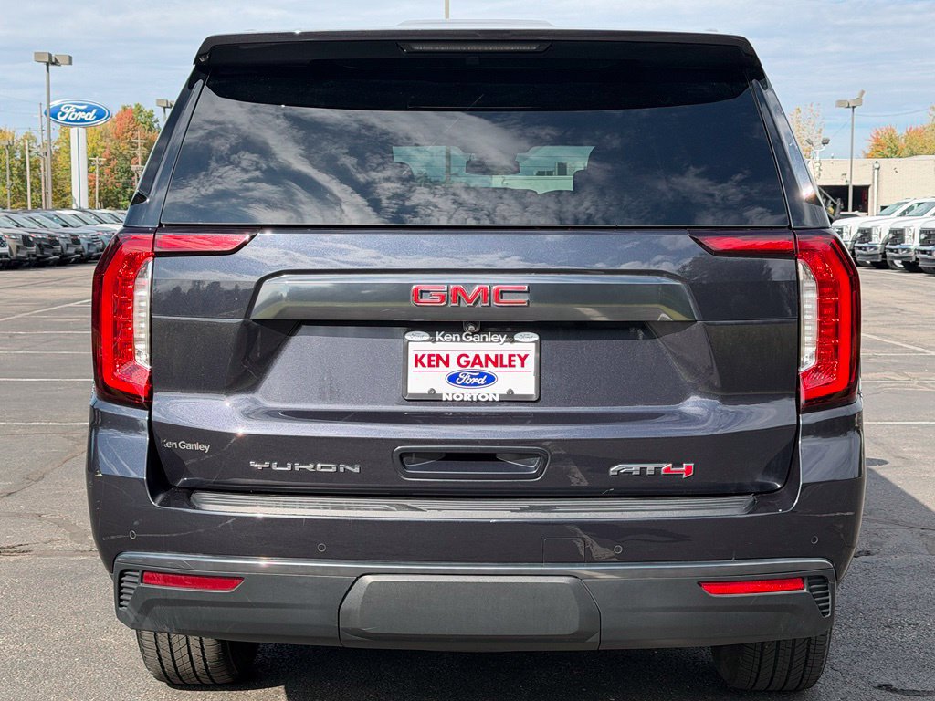 Used 2023 GMC Yukon XL AT4 w/ AT4 Premium Package AWD/4WD image 5