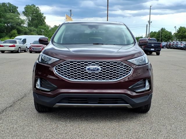 Certified 2024 Ford Edge SEL w/ Convenience Package AWD/4WD image 2