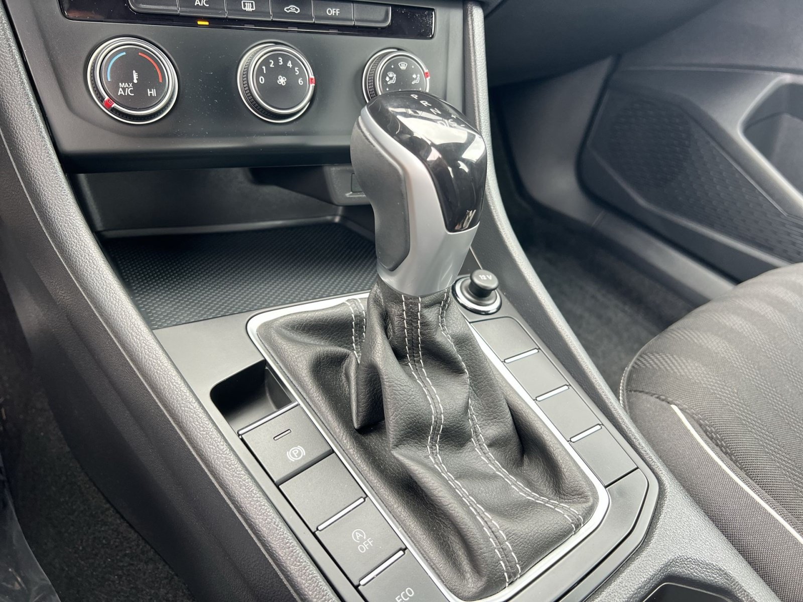Used 2023 Volkswagen Jetta Sport FWD image 21