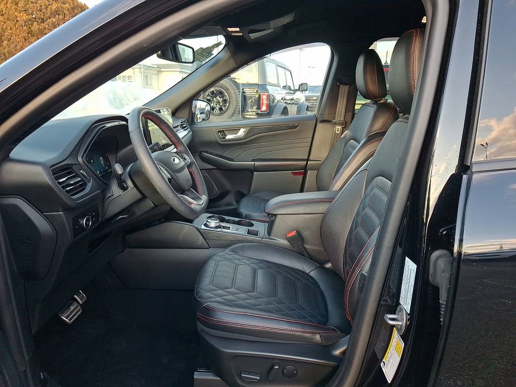 Certified 2023 Ford Escape ST-Line Elite w/ Premium Technology Package image 13