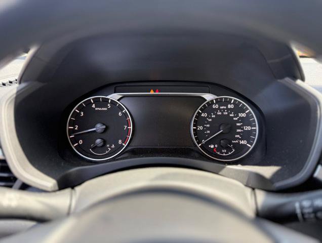 Used 2025 Nissan Altima 2.5 SV FWD image 11