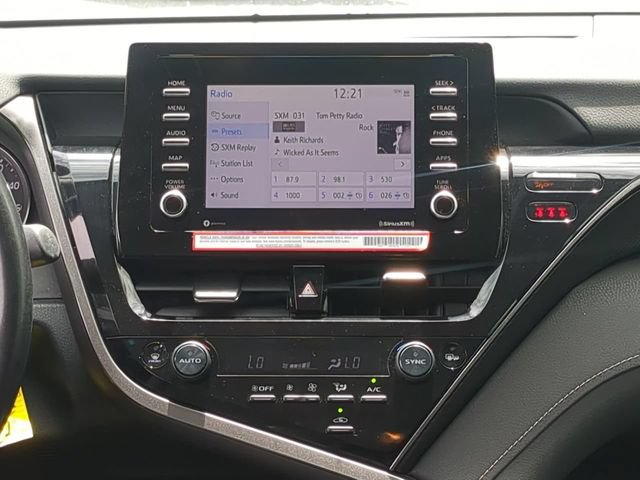 Used 2022 Toyota Camry SE FWD image 19