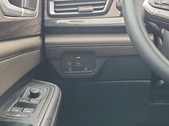 Used 2024 Volkswagen Atlas SEL AWD/4WD image 12