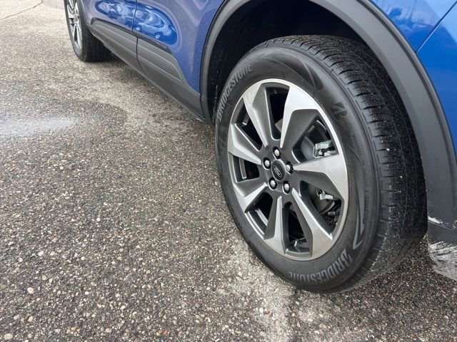 Certified 2023 Ford Escape Platinum w/ Class II Trailer Tow Package image 30