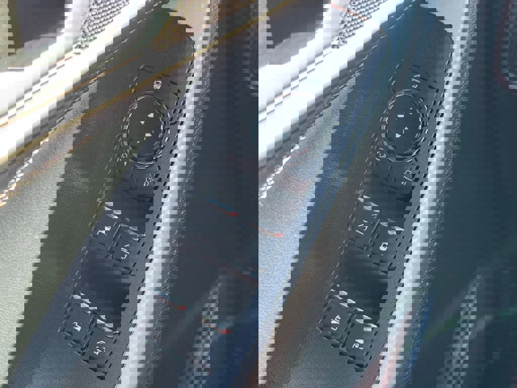 Certified 2022 Ford Explorer XLT w/ Equipment Group 202A image 17