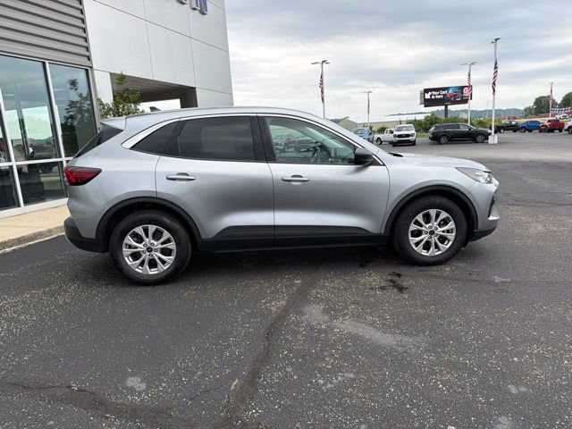 Certified 2024 Ford Escape Active FWD image 2