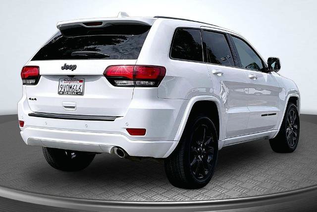 Used 2020 Jeep Grand Cherokee Altitude AWD/4WD image 2