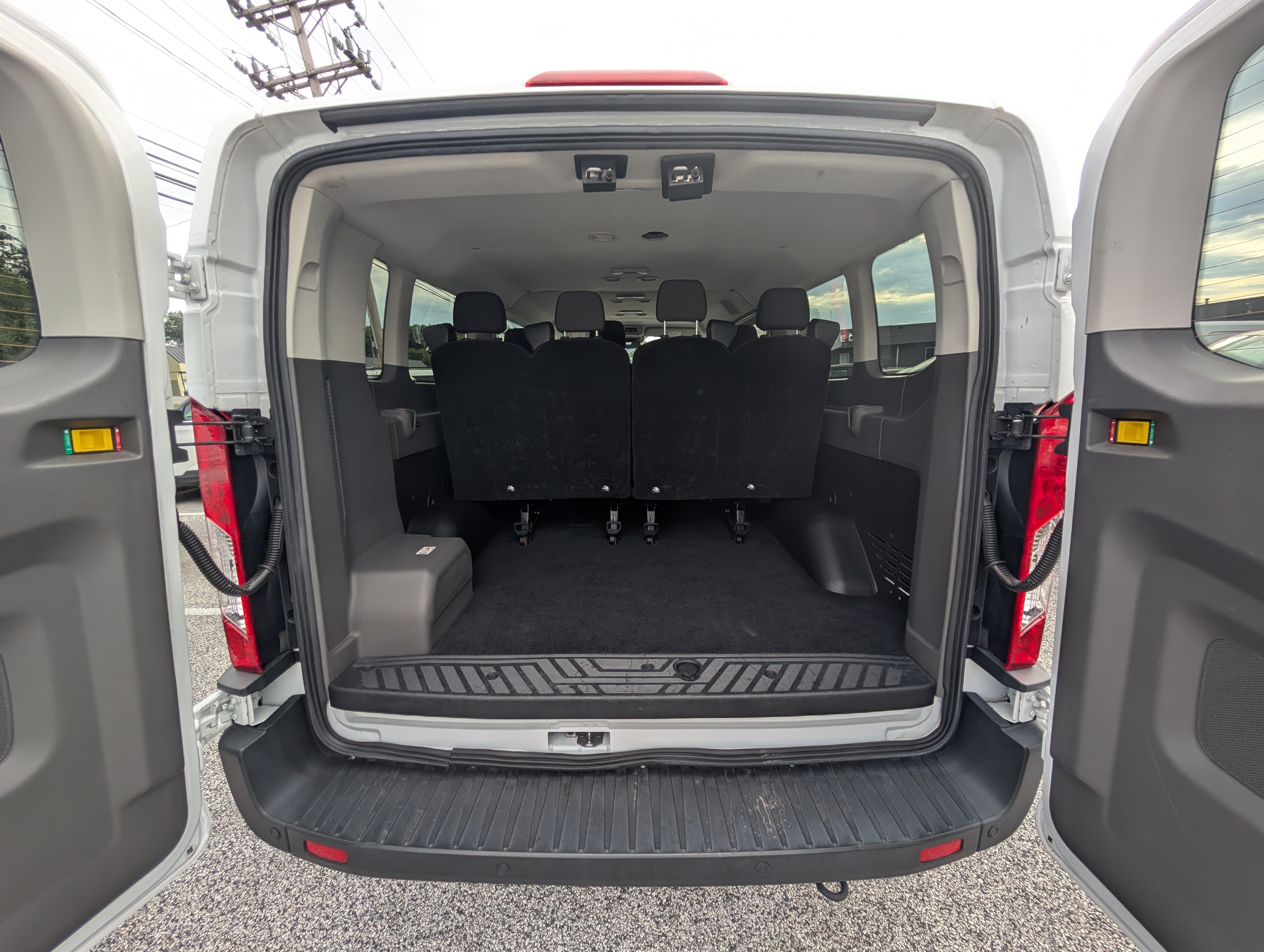 Certified 2024 Ford Transit 350 XLT RWD image 15
