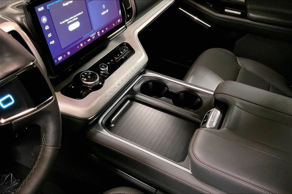 Certified 2025 Ford Expedition Active AWD/4WD image 16
