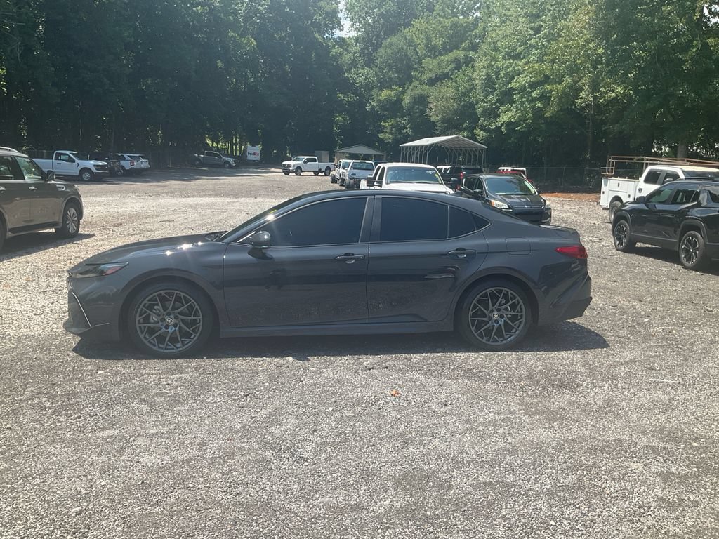 Used 2025 Toyota Camry SE w/ Convenience Package FWD image 8