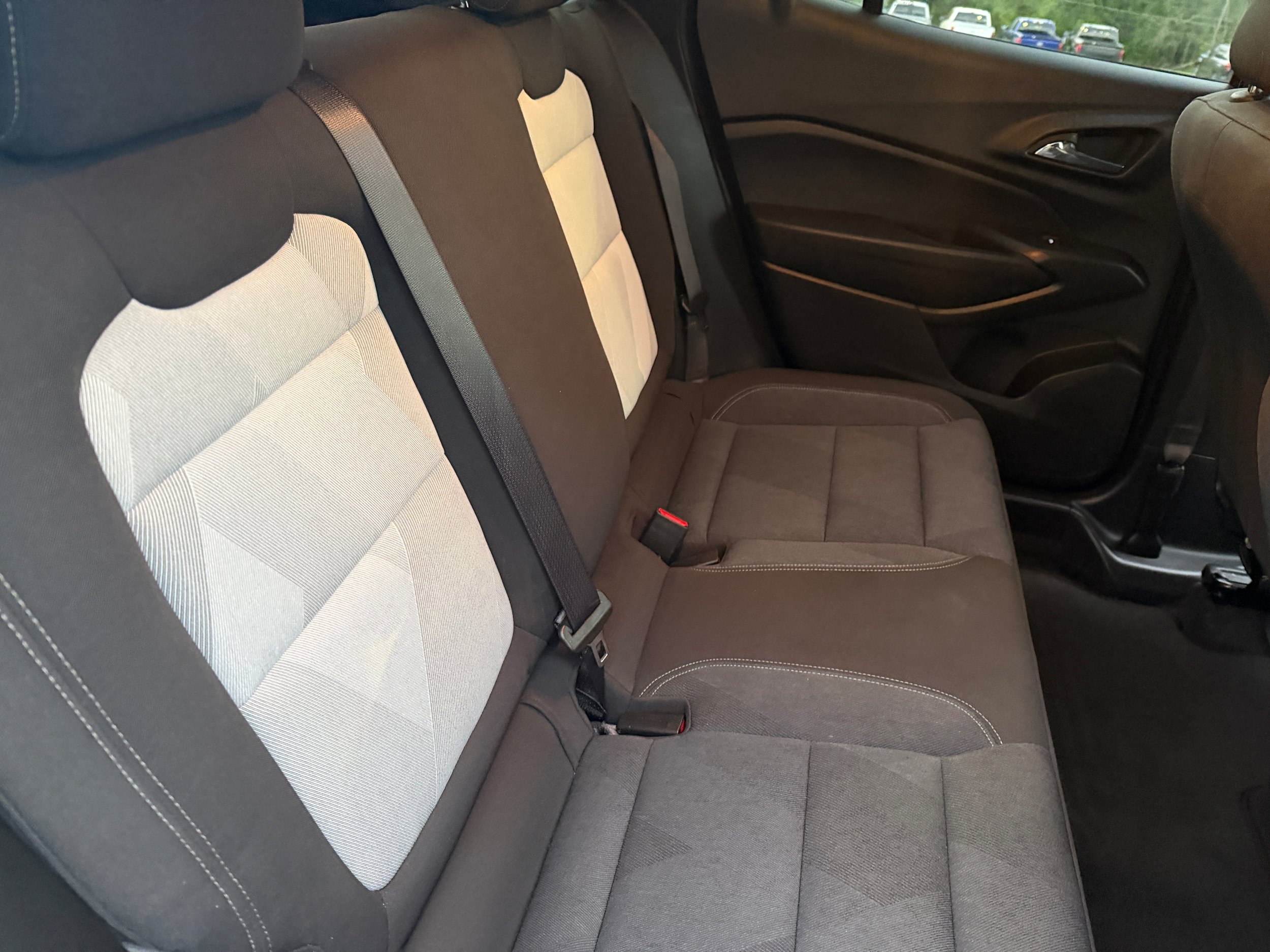 Used 2024 Chevrolet Trax RS FWD image 19