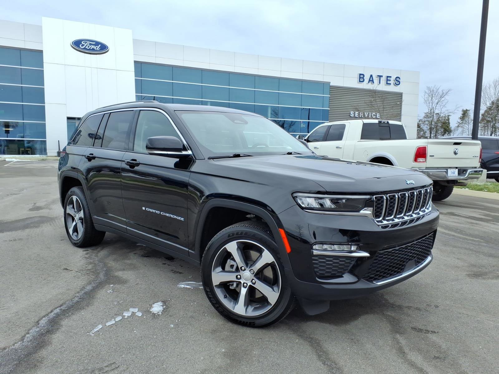 Used 2023 Jeep Grand Cherokee 4WD 4xe image 7