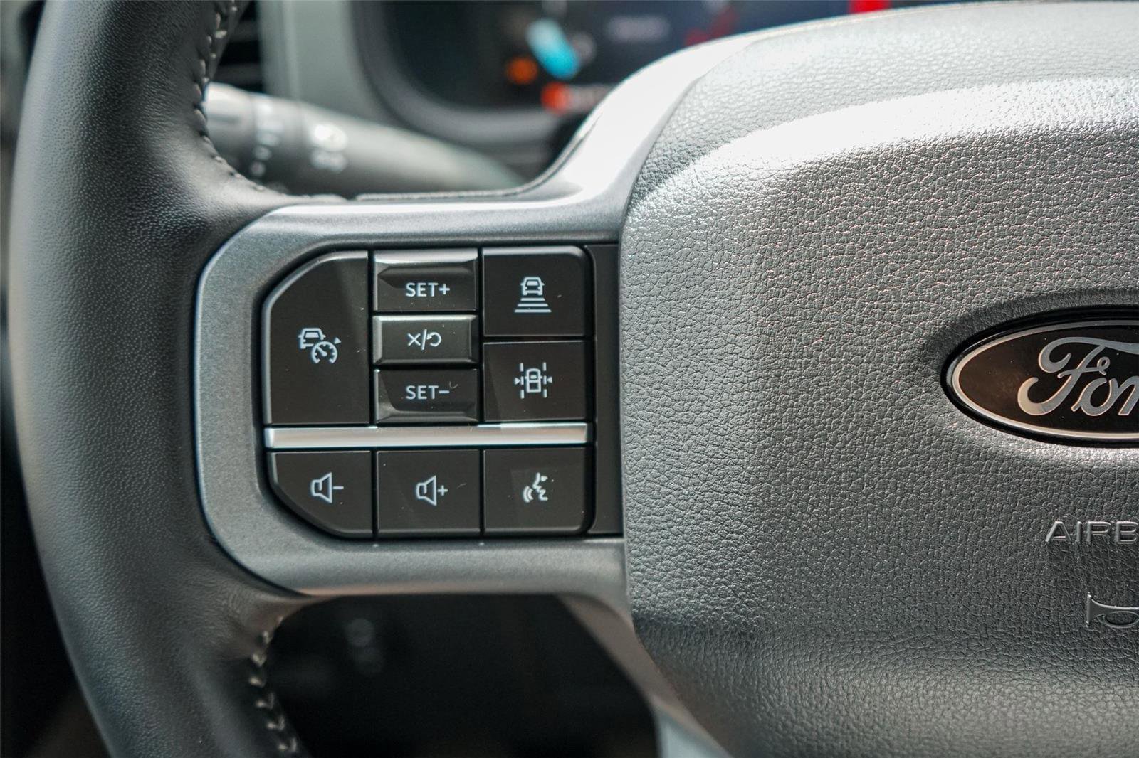 Certified 2024 Ford F150 Lariat w/ FX4 Off-Road Package image 18