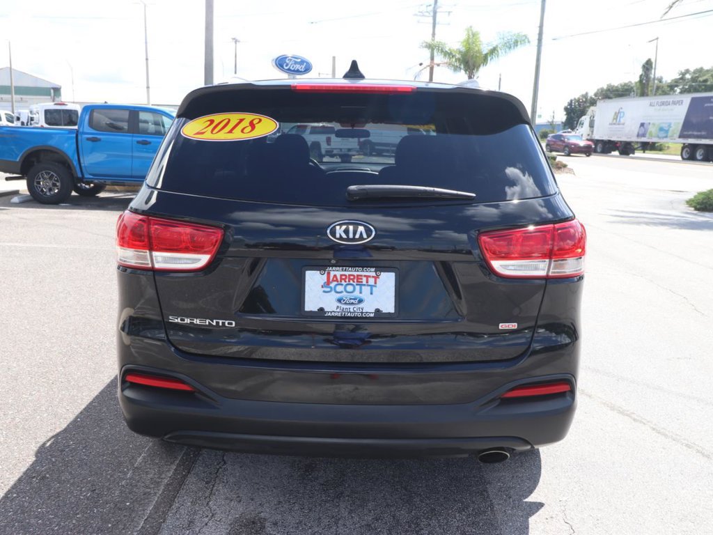 Used 2018 Kia Sorento FWD image 12