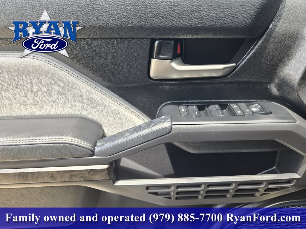 Used 2024 Toyota Tacoma Limited AWD/4WD image 16