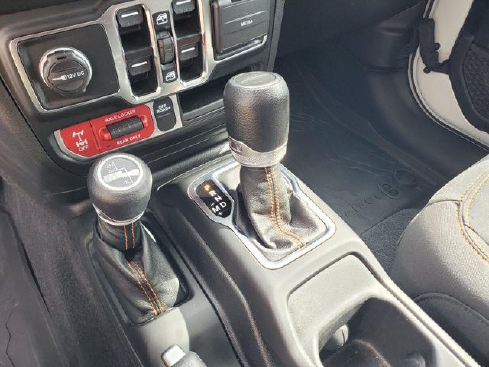 Used 2023 Jeep Gladiator Mojave w/ Cold Weather Group AWD/4WD image 24