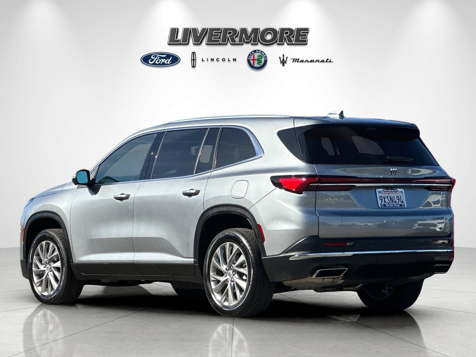 Used 2026 Buick Enclave Preferred w/ Power Package FWD image 5