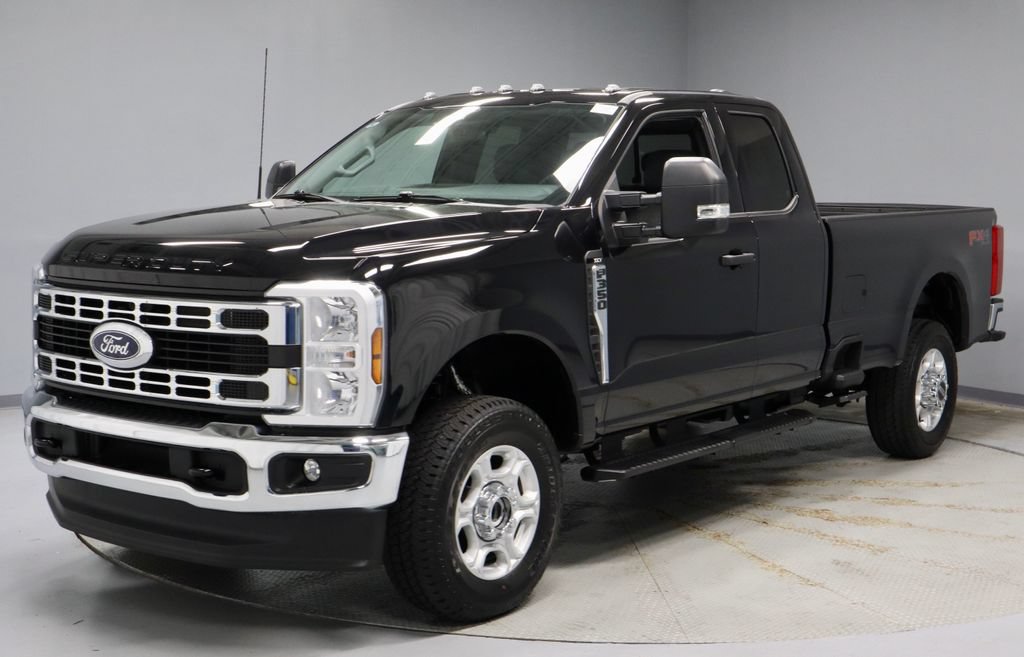 Certified 2025 Ford F350 XLT w/ FX4 Off-Road Package AWD/4WD image 7