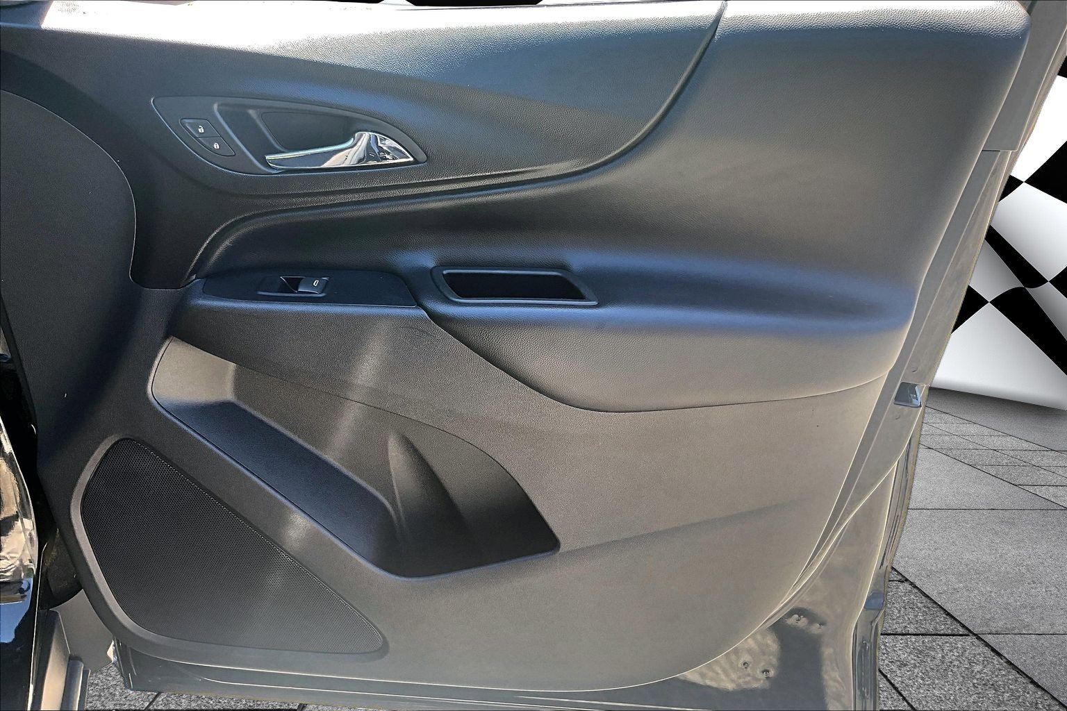 Used 2019 Chevrolet Equinox LT FWD image 19