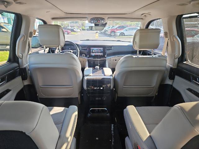 Used 2023 Jeep Wagoneer Series II w/ Convenience Group I AWD/4WD image 9