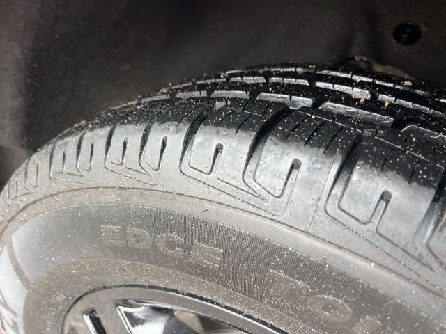 Certified 2022 Ford Explorer XLT w/ Equipment Group 202A image 29