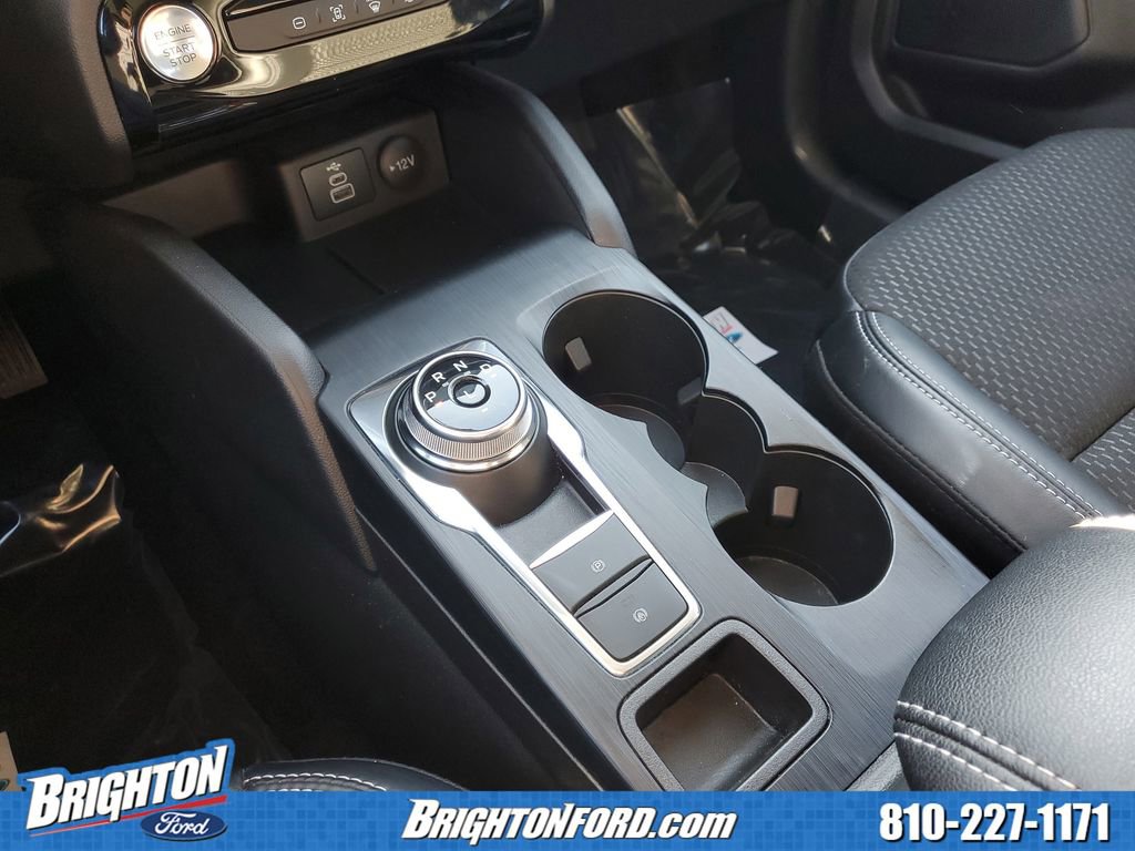 Certified 2025 Ford Escape SE FWD image 27