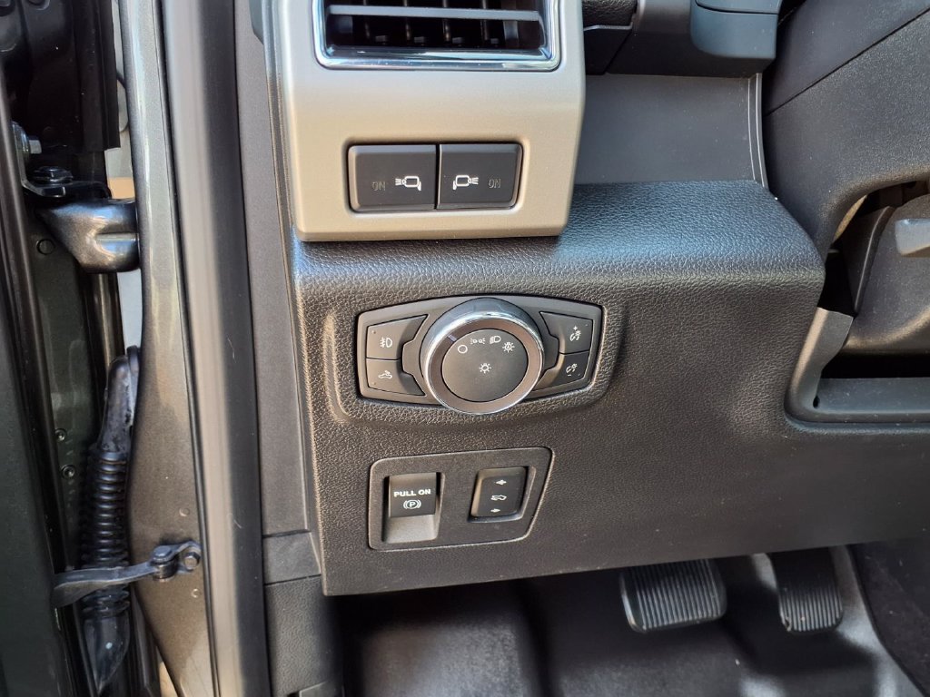 Certified 2019 Ford F150 Lariat RWD image 26
