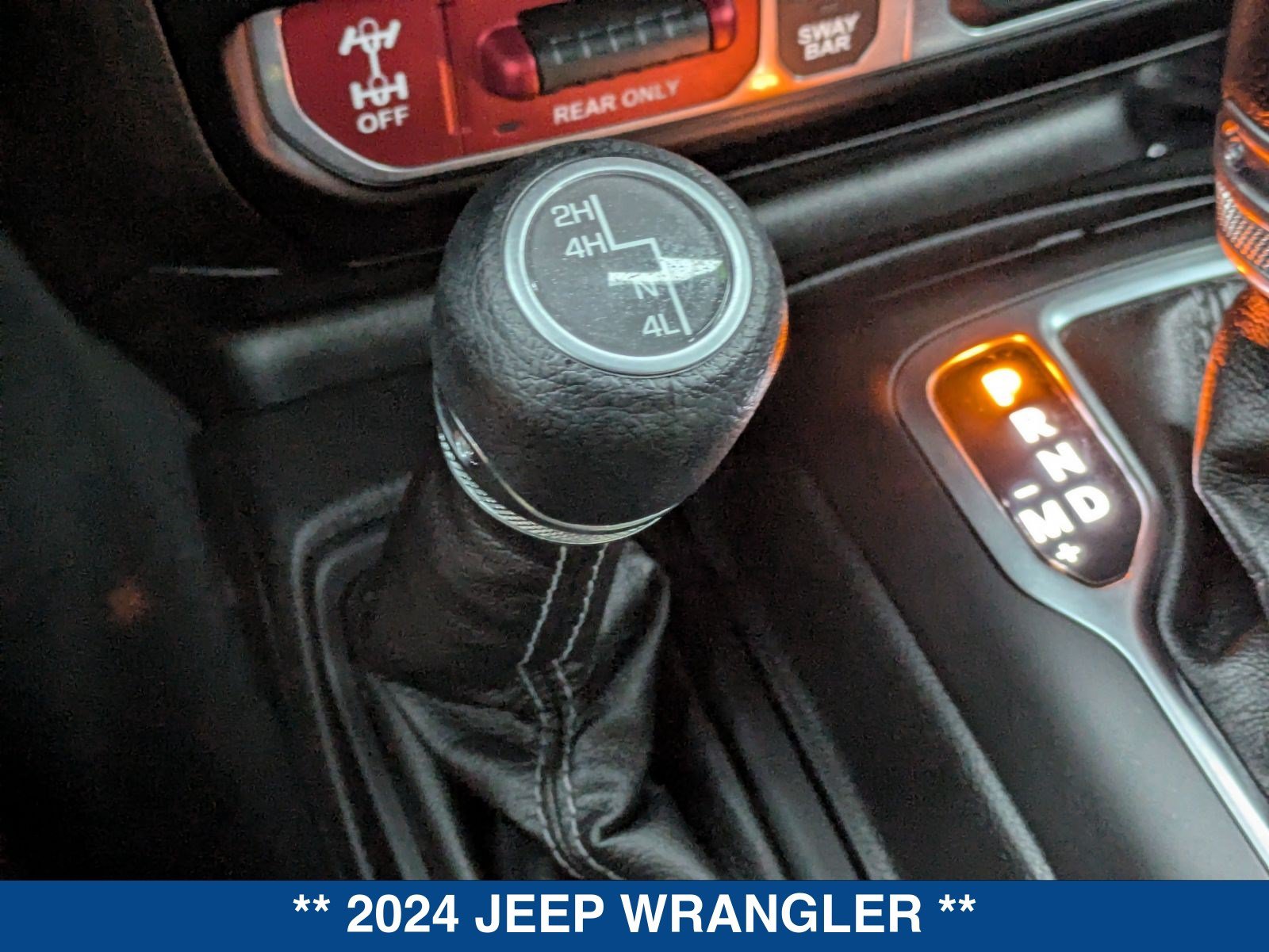 Used 2024 Jeep Wrangler Unlimited Rubicon AWD/4WD image 33