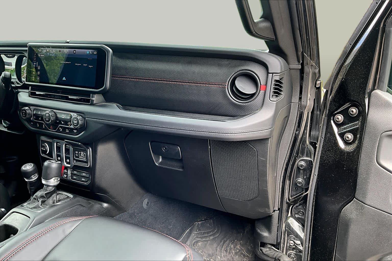 Used 2025 Jeep Wrangler Rubicon AWD/4WD image 19