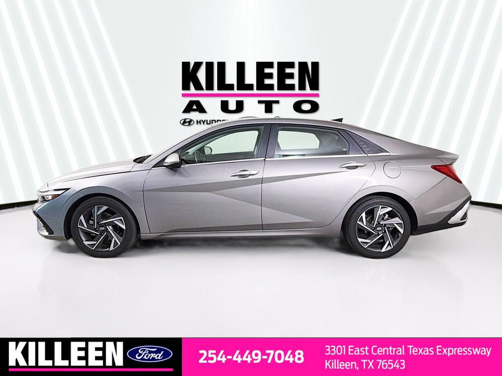 Used 2024 Hyundai Elantra SEL w/ Convenience Package FWD image 4