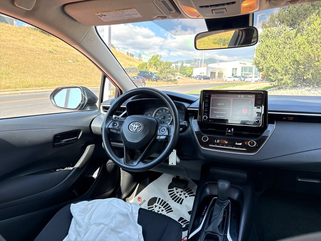 Used 2022 Toyota Corolla LE FWD image 27
