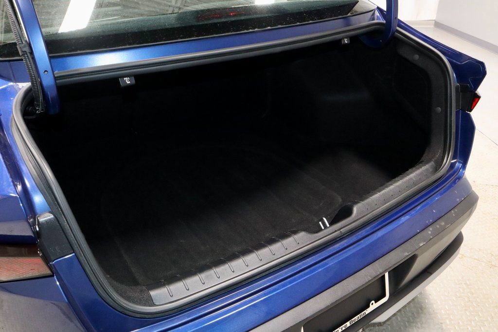 Used 2025 Kia K4 LXS image 12