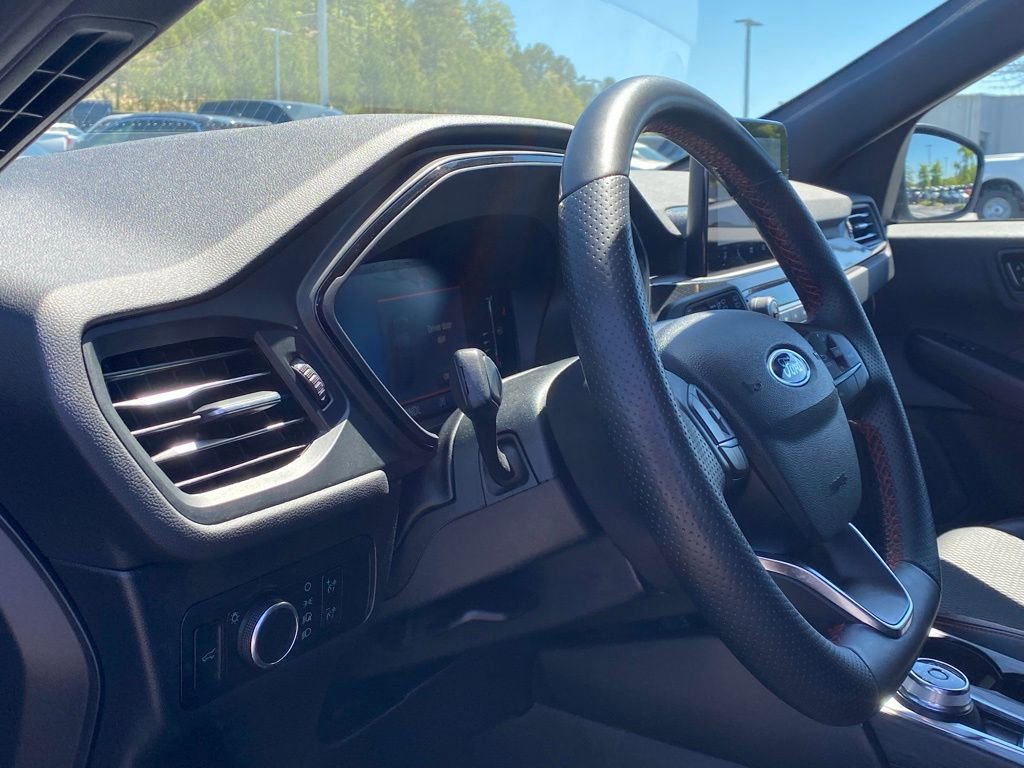 Certified 2023 Ford Escape ST-Line image 9
