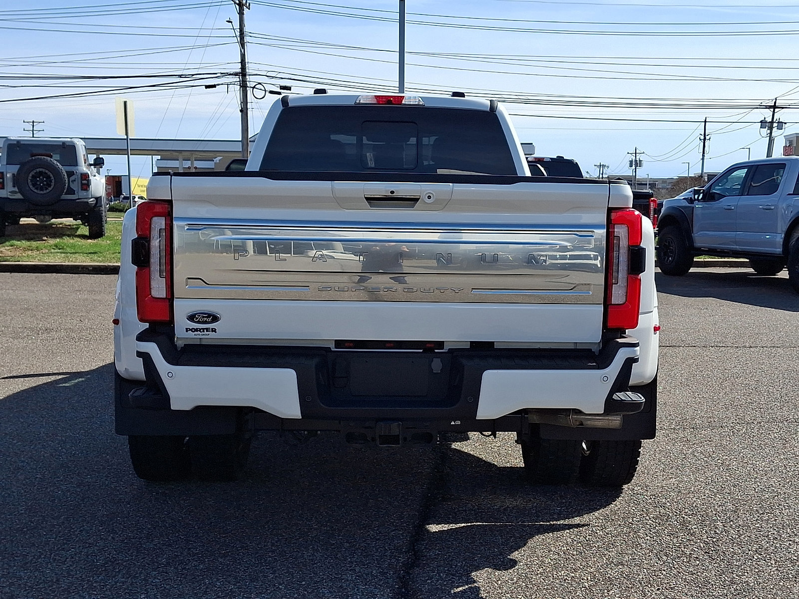 Certified 2024 Ford F450 Platinum w/ FX4 Off-Road Package image 5