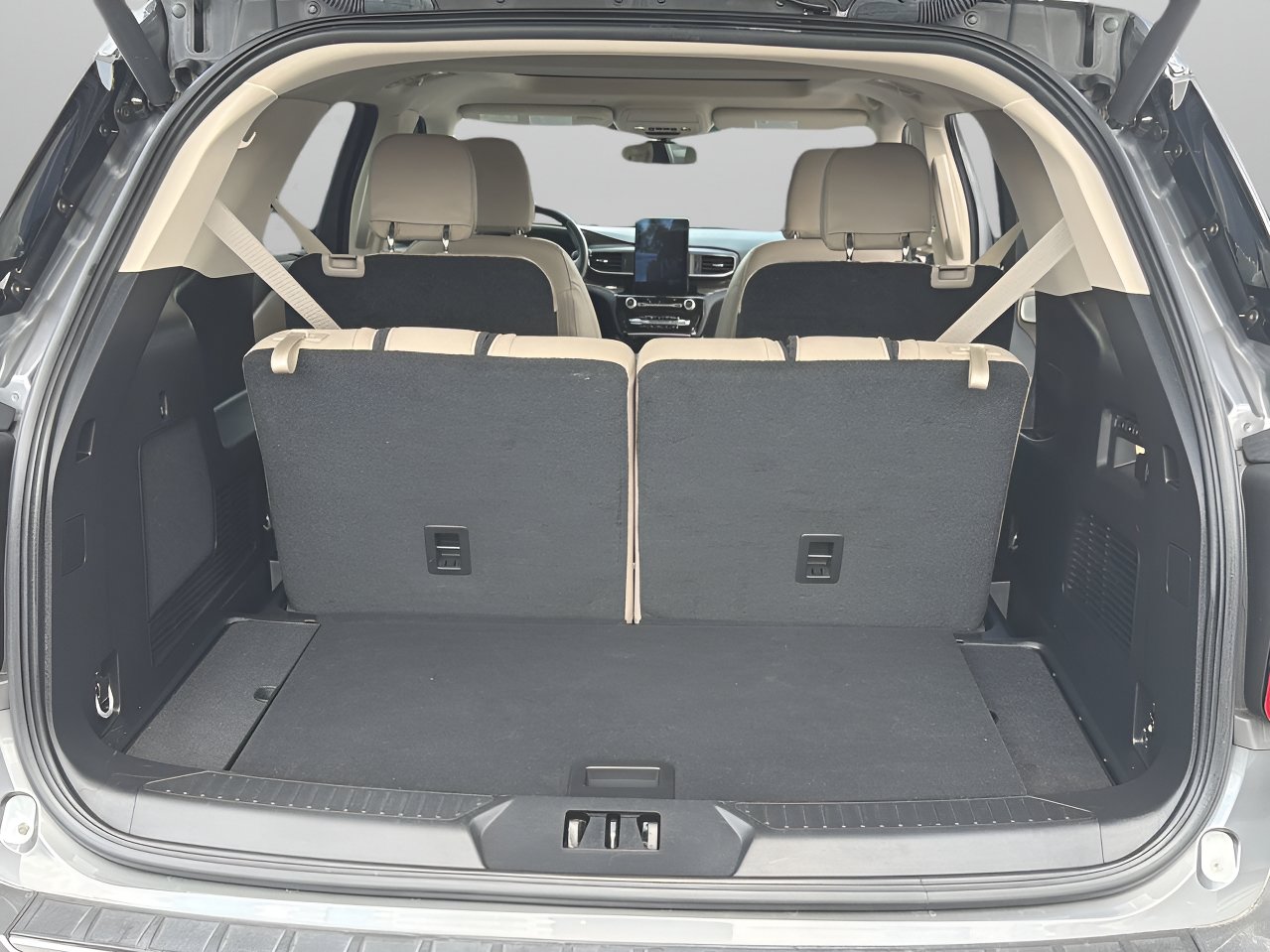 Certified 2023 Ford Explorer Limited w/ Limited Technology Package RWD image 8