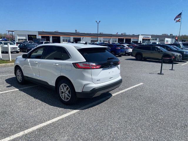 Certified 2023 Ford Edge SEL w/ Convenience Package AWD/4WD image 3