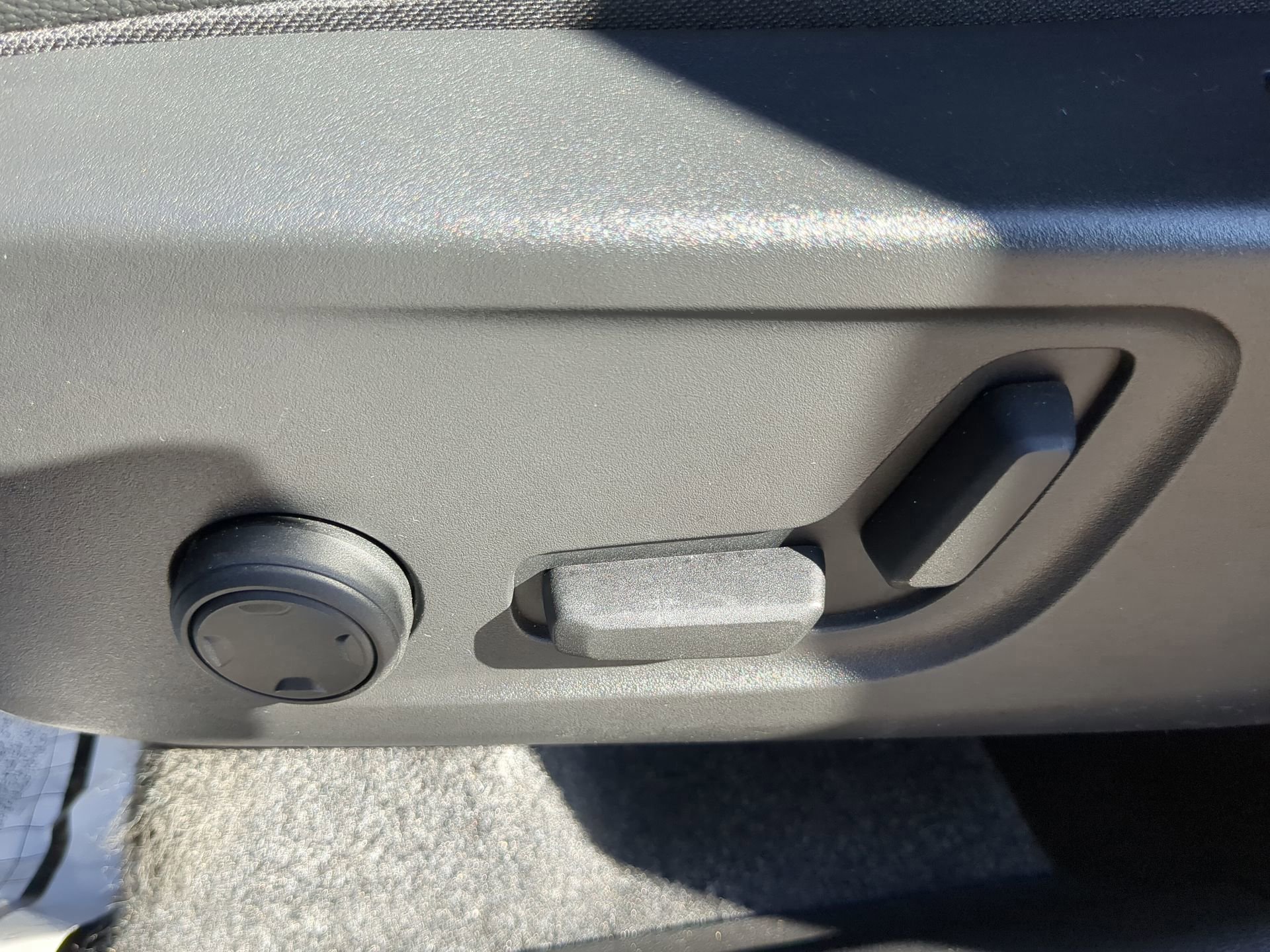 Used 2025 Volvo XC40 B5 Core image 49